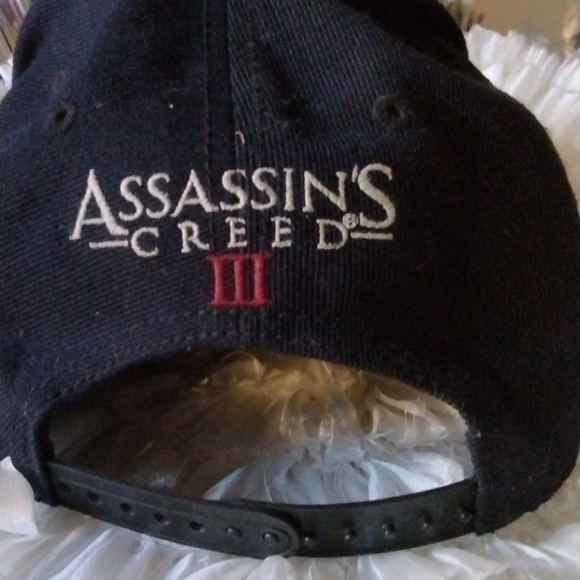 Assassins Creed nwot$34 1size +  free /Hat or scarf ltem  ( is New) - Picture 3 of 9